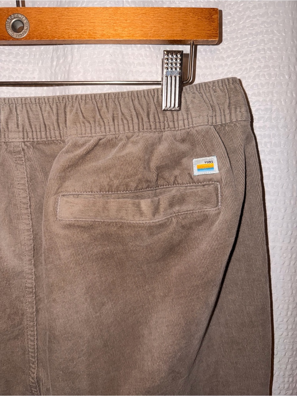 Vuori Optimist Corduroy Pants Men’s Large Like New Minimalist Athleisure - Picture 9 of 9